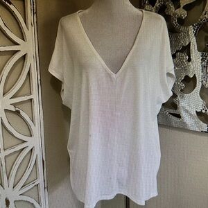 Market and Spruce Ivory V-Neck Cap Sleeve Top